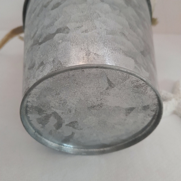 Oceanic Themed Artificial Flowers Metal Planter Pot - Picture 6 of 6